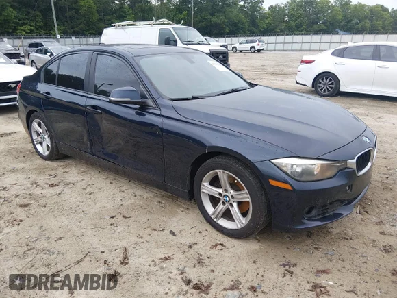 ✅ 2015 BMW 3 Series 320i • VIN: WBA3B1G58FNT05835 • Lot: 45339264. Wystawiony na IAAI z przebiegiem 193 379 mil. Bezpłatny archiwum sprzedaży aukcyjnych z USA i szczegółowy raport historii pojazdu na DreamBid. Zdjęcie 1.