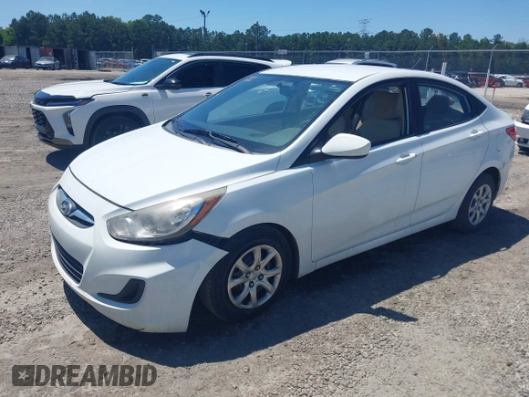 ✅ 2013 Hyundai Accent GLS • VIN: KMHCT4AE3DU551488 • Lot: 45293008. Wystawiony na IAAI z przebiegiem 175 701 mil. Bezpłatny archiwum sprzedaży aukcyjnych z USA i szczegółowy raport historii pojazdu na DreamBid. Zdjęcie 2.