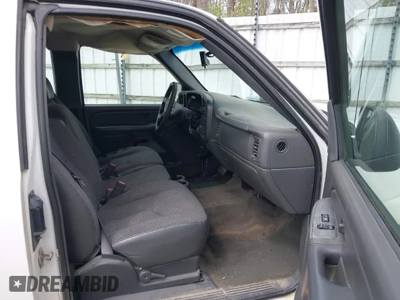 ✅ 2005 Chevrolet Silverado 1500 Work Truck • VIN: 1GCEC19X15Z289993 • Lot: 42170540. Wystawiony na IAAI z przebiegiem 228 281 mil. Bezpłatny archiwum sprzedaży aukcyjnych z USA i szczegółowy raport historii pojazdu na DreamBid. Zdjęcie 5.