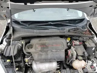 ✅ 2018 FIAT 500X Blue Sky Edition • VIN: ZFBCFYAB7JP645623 • Лот: 84106254. Опубликован ранее на Copart с пробегом 105 667 миль. Бесплатный доступ к архиву аукционных продаж из США и подробный отчёт об истории автомобиля на DreamBid. Изображение 13.