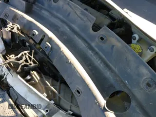 ✅ 2019 Ford Escape SE • VIN: 1FMCU9GDXKUA21623 • Lot: 43615704. Wystawiony na IAAI z przebiegiem 89 170 mil. Bezpłatny archiwum sprzedaży aukcyjnych z USA i szczegółowy raport historii pojazdu na DreamBid. Zdjęcie 20.