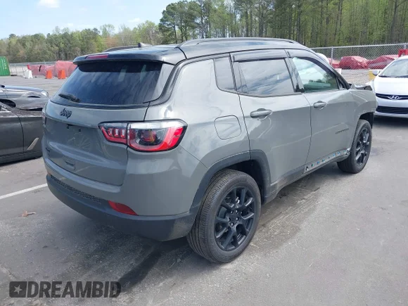 ✅ 2023 Jeep Compass Latitude • VIN: 3C4NJDBN5PT535597 • Лот: 44725045. Опубліковано раніше на IAAI з пробігом 39 928 миль. Безкоштовний доступ до архіву аукціонних продажів зі США та докладний звіт про історію автомобіля на DreamBid. Зображення 4.