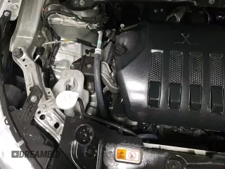 ✅ 2020 Mitsubishi Eclipse Cross LE • VIN: JA4AS4AA1LZ037727 • Лот: 44643975. Опубликован ранее на Copart с пробегом 81 877 миль. Бесплатный доступ к архиву аукционных продаж из США и подробный отчёт об истории автомобиля на DreamBid. Изображение 15.