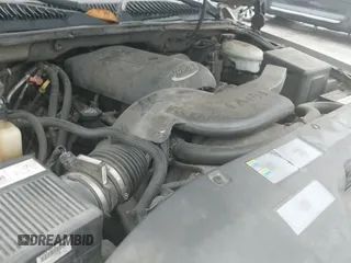 ✅ 2003 Chevrolet Suburban LS • VIN: 3GNEC16T53G301634 • Лот: 42406958. Опубликован ранее на IAAI с пробегом 255 719 миль. Бесплатный доступ к архиву аукционных продаж из США и подробный отчёт об истории автомобиля на DreamBid. Изображение 19.