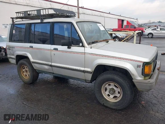 ✅ 1989 Isuzu Trooper • VIN: JACCH58R2K8925551 • Lot: 41302440. Wystawiony na IAAI z przebiegiem 225 913 mil. Bezpłatny archiwum sprzedaży aukcyjnych z USA i szczegółowy raport historii pojazdu na DreamBid. Zdjęcie 1.