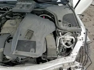 ✅ 2018 Mercedes-Benz E 400 • VIN: WDD1J6GBXJF014391 • Lot: 54881765. Wystawiony na Copart z przebiegiem 126 535 mil. Bezpłatny archiwum sprzedaży aukcyjnych z USA i szczegółowy raport historii pojazdu na DreamBid. Zdjęcie 16.