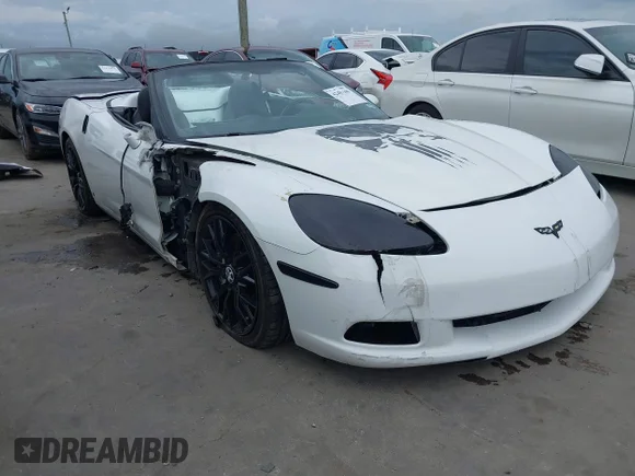 ✅ 2005 Chevrolet Corvette • VIN: 1G1YY34U855131528 • Lot: 42481100. Wystawiony na IAAI z przebiegiem 43 576 mil. Bezpłatny archiwum sprzedaży aukcyjnych z USA i szczegółowy raport historii pojazdu na DreamBid. Zdjęcie 1.