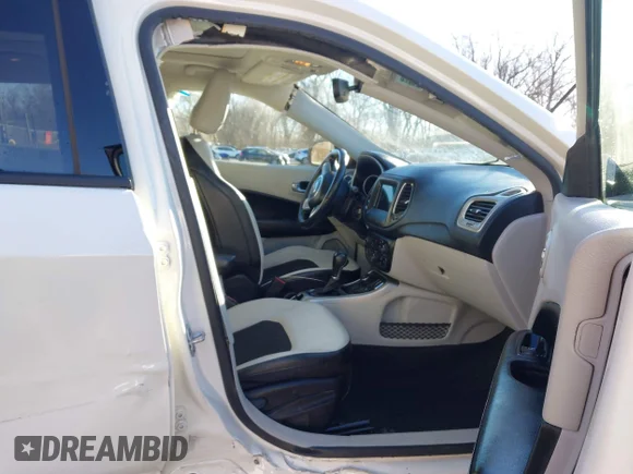✅ 2020 Jeep Compass Latitude • VIN: 3C4NJDBB5LT258482 • Лот: 44123430. Опубліковано раніше на IAAI з пробігом 57 132 миль. Безкоштовний доступ до архіву аукціонних продажів зі США та докладний звіт про історію автомобіля на DreamBid. Зображення 5.