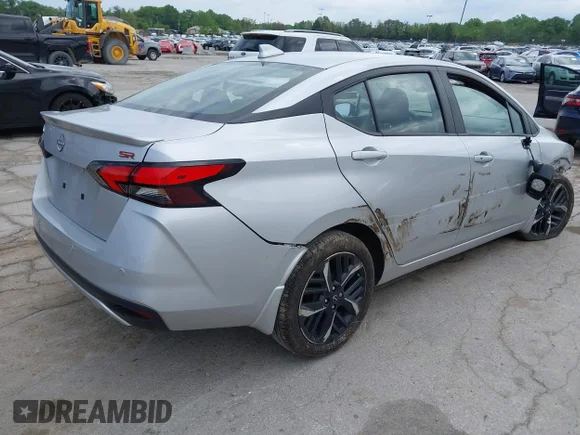 ✅ 2024 Nissan Versa SR • VIN: 3N1CN8FVXRL857123 • Лот: 45154199. Опубліковано раніше на IAAI з пробігом 81 278 миль. Безкоштовний доступ до архіву аукціонних продажів зі США та докладний звіт про історію автомобіля на DreamBid. Зображення 4.