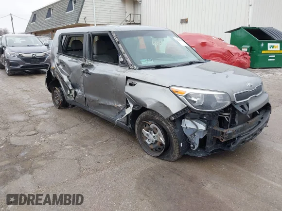 ✅ 2015 Kia Soul • VIN: KNDJN2A2XF7194439 • Лот: 44563557. Опубліковано раніше на IAAI з пробігом 129 823 миль. Безкоштовний доступ до архіву аукціонних продажів зі США та докладний звіт про історію автомобіля на DreamBid. Зображення 1.