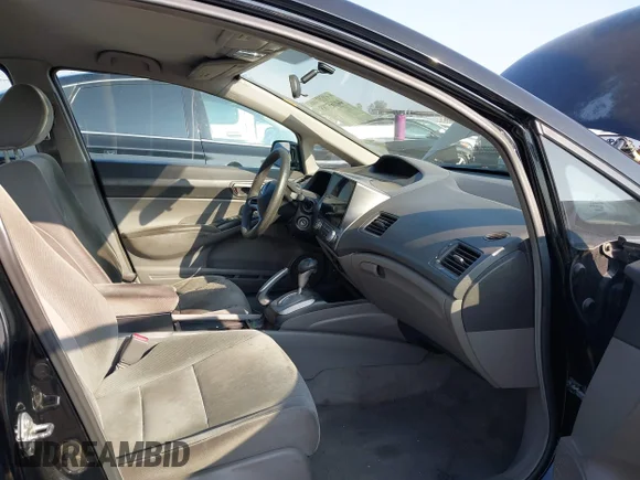 ✅ 2010 Honda Civic LX • VIN: 2HGFA1F58AH311142 • Lot: 44165785. Wystawiony na IAAI z przebiegiem 176 903 mil. Bezpłatny archiwum sprzedaży aukcyjnych z USA i szczegółowy raport historii pojazdu na DreamBid. Zdjęcie 5.