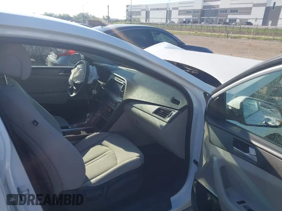 ✅ 2016 Hyundai Sonata SE • VIN: 5NPE24AF8GH372595 • Lot: 45090219. Listed on IAAI with 207,246 mi. Free auction sales archive from the USA and detailed vehicle history report at DreamBid. Image 5.