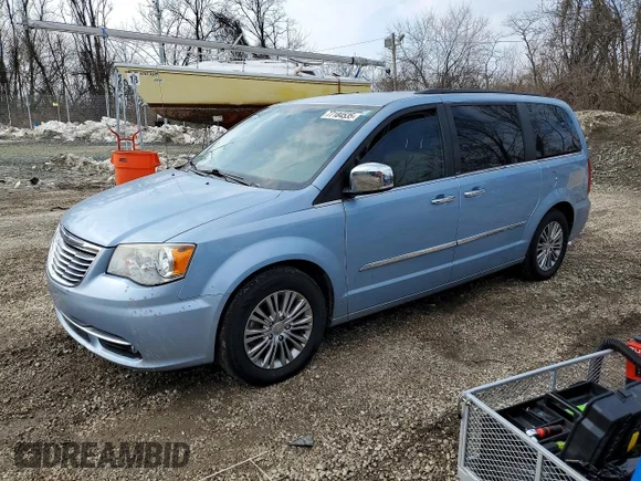✅ 2013 Chrysler Town & Country Touring L • VIN: 2C4RC1CGXDR534034 • Лот: 77184535. Опубліковано раніше на Copart з пробігом 196 438 миль. Безкоштовний доступ до архіву аукціонних продажів зі США та докладний звіт про історію автомобіля на DreamBid. Зображення 1.