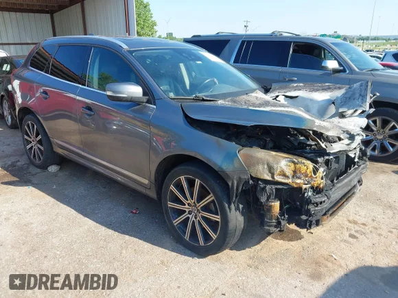 ✅ 2016 Volvo XC60 T5 Drive-E Platinum • VIN: YV440MDMXG2792045 • Lot: 42389541. Wystawiony na IAAI z przebiegiem Nie podano. Bezpłatny archiwum sprzedaży aukcyjnych z USA i szczegółowy raport historii pojazdu na DreamBid. Zdjęcie 1.