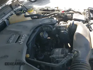 ✅ 2020 Jeep Gladiator Overland • VIN: 1C6HJTFG9LL125529 • Lot: 41196716. Wystawiony na IAAI z przebiegiem 79 029 mil. Bezpłatny archiwum sprzedaży aukcyjnych z USA i szczegółowy raport historii pojazdu na DreamBid. Zdjęcie 19.