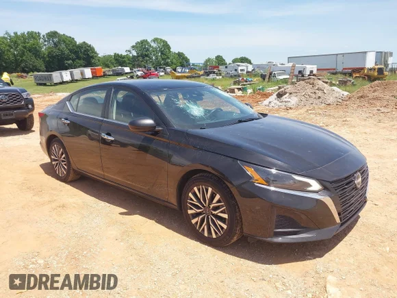 ✅ 2024 Nissan Altima SV • VIN: 1N4BL4DV1RN323444 • Лот: 45268969. Опубліковано раніше на IAAI з пробігом 54 216 миль. Безкоштовний доступ до архіву аукціонних продажів зі США та докладний звіт про історію автомобіля на DreamBid. Зображення 1.