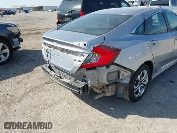 ✅ 2018 Honda Civic LX • VIN: 2HGFC2E5XJH557840 • Lot: 44508301. Wystawiony na IAAI z przebiegiem 45 626 mil. Bezpłatny archiwum sprzedaży aukcyjnych z USA i szczegółowy raport historii pojazdu na DreamBid. Zdjęcie 6.