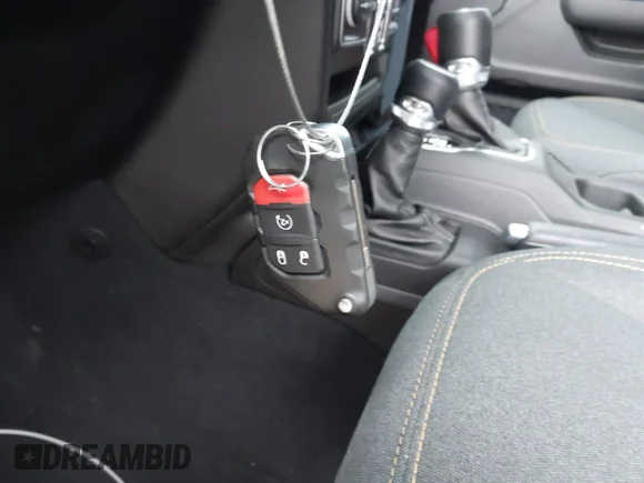 ✅ 2025 Jeep Wrangler Sport S • VIN: 1C4PJXDN0SW550244 • Лот: 43812071. Опубліковано раніше на IAAI з пробігом 3 019 миль. Безкоштовний доступ до архіву аукціонних продажів зі США та докладний звіт про історію автомобіля на DreamBid. Зображення 11.