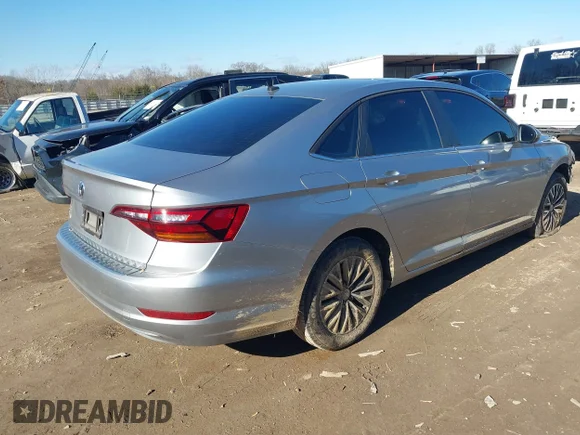 ✅ 2019 Volkswagen Jetta S • VIN: 3VWC57BU1KM220302 • Lot: 43901195. Wystawiony na IAAI z przebiegiem 75 861 mil. Bezpłatny archiwum sprzedaży aukcyjnych z USA i szczegółowy raport historii pojazdu na DreamBid. Zdjęcie 4.