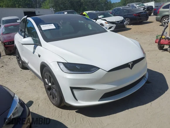 ✅ 2025 Tesla Model X • VIN: 7SAXCBE54SF466950 • Лот: 45035404. Опубліковано раніше на IAAI з пробігом 9 557 миль. Безкоштовний доступ до архіву аукціонних продажів зі США та докладний звіт про історію автомобіля на DreamBid. Зображення 1.