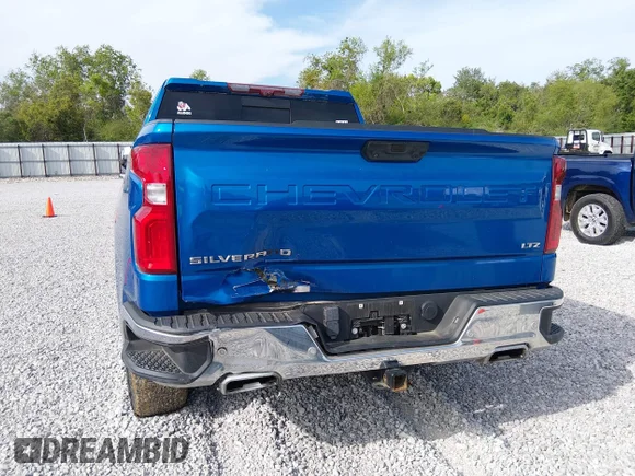 ✅ 2022 Chevrolet Silverado 1500 LTZ • VIN: 1GCUDGED4NZ593486 • Lot: 44714387. Wystawiony na IAAI z przebiegiem 27 456 mil. Bezpłatny archiwum sprzedaży aukcyjnych z USA i szczegółowy raport historii pojazdu na DreamBid. Zdjęcie 6.