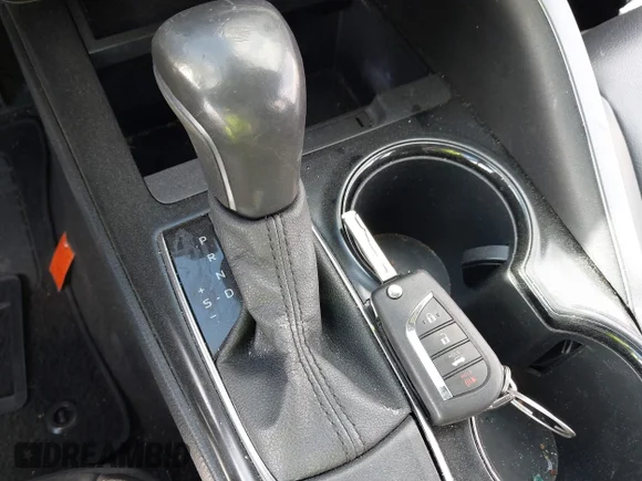 ✅ 2020 Toyota Camry SE • VIN: 4T1G11AK4LU981525 • Lot: 43725861. Wystawiony na IAAI z przebiegiem 75 776 mil. Bezpłatny archiwum sprzedaży aukcyjnych z USA i szczegółowy raport historii pojazdu na DreamBid. Zdjęcie 11.