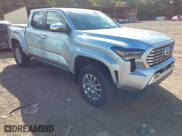 ✅ 2025 Toyota Tacoma SR5 • VIN: 3TMLB5JN6SM115331 • Lot: 43661834. Wystawiony na IAAI z przebiegiem 10 707 mil. Bezpłatny archiwum sprzedaży aukcyjnych z USA i szczegółowy raport historii pojazdu na DreamBid. Zdjęcie 1.