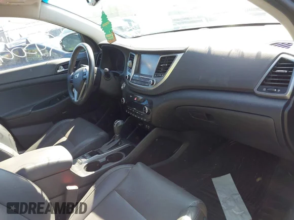 ✅ 2018 Hyundai Tucson Value • VIN: KM8J3CA29JU642655 • Lot: 38924213. Wystawiony na IAAI z przebiegiem Nie podano. Bezpłatny archiwum sprzedaży aukcyjnych z USA i szczegółowy raport historii pojazdu na DreamBid. Zdjęcie 5.
