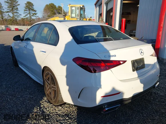 ✅ 2022 Mercedes-Benz C 300 • VIN: W1KAF4HB7NR067641 • Lot: 43891948. Wystawiony na IAAI z przebiegiem 30 481 mil. Bezpłatny archiwum sprzedaży aukcyjnych z USA i szczegółowy raport historii pojazdu na DreamBid. Zdjęcie 3.