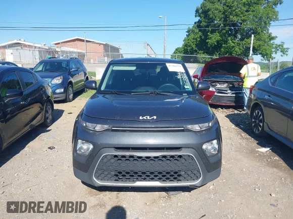 ✅ 2022 Kia Soul LX • VIN: KNDJ23AU9N7808069 • Lot: 45388270. Wystawiony na IAAI z przebiegiem 102 542 mil. Bezpłatny archiwum sprzedaży aukcyjnych z USA i szczegółowy raport historii pojazdu na DreamBid. Zdjęcie 6.