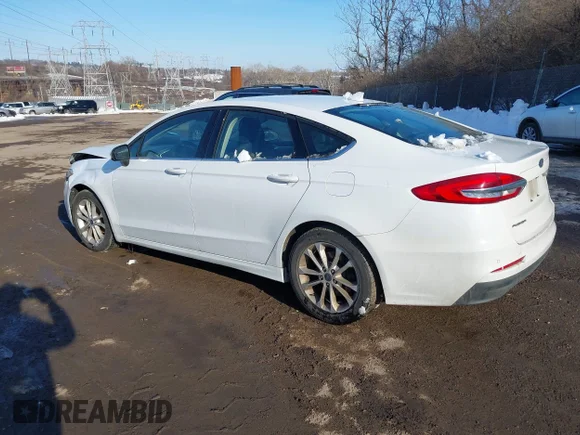 ✅ 2020 Ford Fusion SE • VIN: 3FA6P0H73LR195450 • Lot: 44318761. Wystawiony na IAAI z przebiegiem 179 571 mil. Bezpłatny archiwum sprzedaży aukcyjnych z USA i szczegółowy raport historii pojazdu na DreamBid. Zdjęcie 3.
