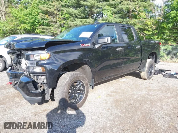 ✅ 2022 Chevrolet Silverado 1500 Custom Trail Boss • VIN: 3GCPYCEK5NG139305 • Lot: 42324554. Wystawiony na IAAI z przebiegiem 49 303 mil. Bezpłatny archiwum sprzedaży aukcyjnych z USA i szczegółowy raport historii pojazdu na DreamBid. Zdjęcie 2.
