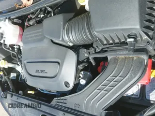 ✅ 2025 Chrysler Pacifica Limited • VIN: 2C4RC1GG1SR508350 • Lot: 43432242. Wystawiony na IAAI z przebiegiem 9 807 mil. Bezpłatny archiwum sprzedaży aukcyjnych z USA i szczegółowy raport historii pojazdu na DreamBid. Zdjęcie 20.