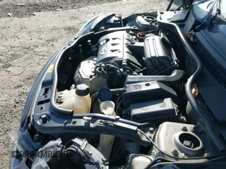 2013 MINI Hardtop with VIN WMWSU3C50DT677525, listed as a IAAI auction lot 43351618 with 111,310 mi miles and . Bid and sale history available at DreamBid. Image 20.