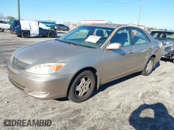 ✅ 2002 Toyota Camry LE • VIN: 4T1BF32KX2U517580 • Lot: 43872226. Wystawiony na IAAI z przebiegiem 136 921 mil. Bezpłatny archiwum sprzedaży aukcyjnych z USA i szczegółowy raport historii pojazdu na DreamBid. Zdjęcie 2.
