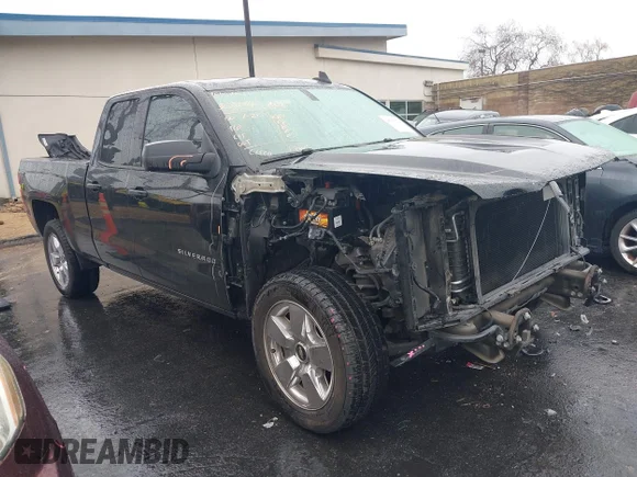 ✅ 2018 Chevrolet Silverado 1500 Custom • VIN: 1GCRCPEC6JZ333715 • Лот: 44359708. Опубліковано раніше на IAAI з пробігом 136 460 миль. Безкоштовний доступ до архіву аукціонних продажів зі США та докладний звіт про історію автомобіля на DreamBid. Зображення 1.