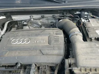 ✅ 2019 Audi Q3 S line Premium • VIN: WA1DECF33K1083324 • Lot: 43061842. Wystawiony na IAAI z przebiegiem 83 710 mil. Bezpłatny archiwum sprzedaży aukcyjnych z USA i szczegółowy raport historii pojazdu na DreamBid. Zdjęcie 13.