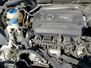 ✅ 2017 Volkswagen Passat S • VIN: 1VWAT7A31HC012372 • Лот: 87116905. Опубликован ранее на Copart с пробегом 102 016 миль. Бесплатный доступ к архиву аукционных продаж из США и подробный отчёт об истории автомобиля на DreamBid. Изображение 13.