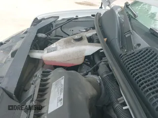 ✅ 2021 Chevrolet Express Cargo • VIN: 1GCWGAFP6M1231601 • Lot: 42763185. Wystawiony na IAAI z przebiegiem 105 783 mil. Bezpłatny archiwum sprzedaży aukcyjnych z USA i szczegółowy raport historii pojazdu na DreamBid. Zdjęcie 17.