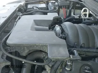 ✅ 2018 GMC Yukon XL Denali • VIN: 1GKS1HKJ1JR301002 • Lot: 42944308. Wystawiony na IAAI z przebiegiem 149 488 mil. Bezpłatny archiwum sprzedaży aukcyjnych z USA i szczegółowy raport historii pojazdu na DreamBid. Zdjęcie 19.