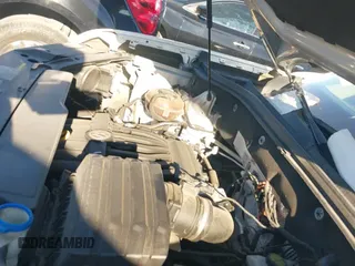 ✅ 2018 Volkswagen Atlas SE • VIN: 1V2CR2CAXJC572274 • Lot: 43589684. Wystawiony na IAAI z przebiegiem 164 064 mil. Bezpłatny archiwum sprzedaży aukcyjnych z USA i szczegółowy raport historii pojazdu na DreamBid. Zdjęcie 19.