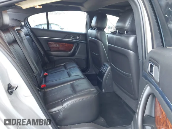 ✅ 2015 Lincoln MKS EcoBoost • VIN: 1LNHL9FT1FG608346 • Lot: 42588487. Wystawiony na IAAI z przebiegiem 180 485 mil. Bezpłatny archiwum sprzedaży aukcyjnych z USA i szczegółowy raport historii pojazdu na DreamBid. Zdjęcie 8.