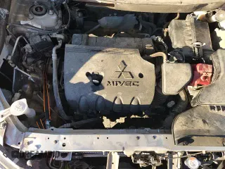 2018 Mitsubishi Outlander SE with VIN JA4AD3A31JZ010420, listed as a Copart auction lot 90084955 with 126,051 mi miles and Clean title. Bid and sale history available at DreamBid. Image 14.