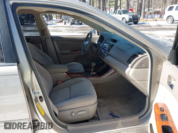 ✅ 2004 Toyota Camry XLE • VIN: 4T1BE30K94U797064 • Lot: 44287744. Wystawiony na IAAI z przebiegiem 166 078 mil. Bezpłatny archiwum sprzedaży aukcyjnych z USA i szczegółowy raport historii pojazdu na DreamBid. Zdjęcie 5.