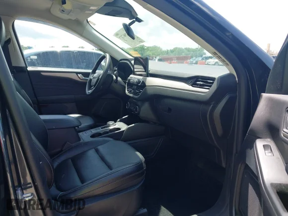 ✅ 2022 Ford Escape SEL Hybrid • VIN: 1FMCU9CZ1NUA82218 • Лот: 42296717. Опубліковано раніше на IAAI з пробігом 30 368 миль. Безкоштовний доступ до архіву аукціонних продажів зі США та докладний звіт про історію автомобіля на DreamBid. Зображення 5.