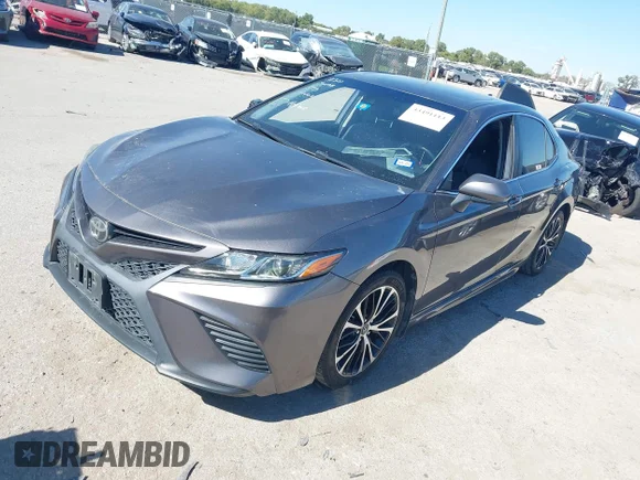 ✅ 2019 Toyota Camry SE • VIN: 4T1B11HK4KU705554 • Lot: 43491113. Wystawiony na IAAI z przebiegiem 118 475 mil. Bezpłatny archiwum sprzedaży aukcyjnych z USA i szczegółowy raport historii pojazdu na DreamBid. Zdjęcie 2.