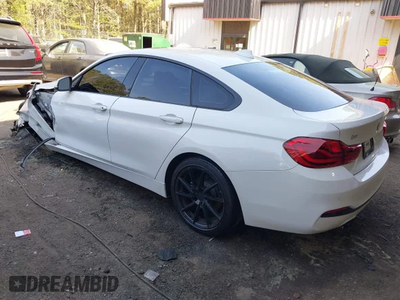 ✅ 2018 BMW 4 Series 430i xDrive • VIN: WBA4J3C55JBG95816 • Lot: 44761757. Wystawiony na IAAI z przebiegiem 86 218 mil. Bezpłatny archiwum sprzedaży aukcyjnych z USA i szczegółowy raport historii pojazdu na DreamBid. Zdjęcie 3.