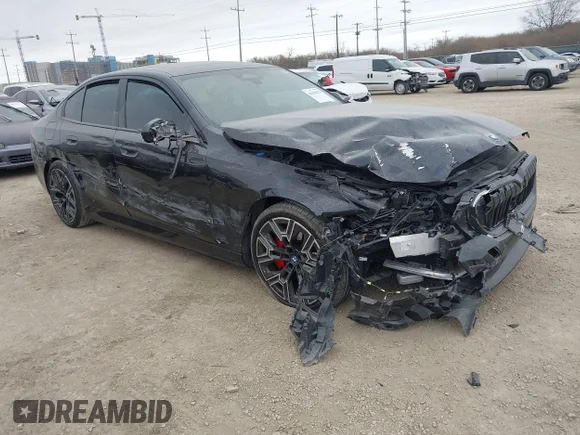 ✅ 2024 BMW i5 eDrive40 • VIN: WBY33FK08RCT10914 • Лот: 44360174. Опубликован ранее на IAAI с пробегом 13 750 миль. Бесплатный доступ к архиву аукционных продаж из США и подробный отчёт об истории автомобиля на DreamBid. Изображение 1.