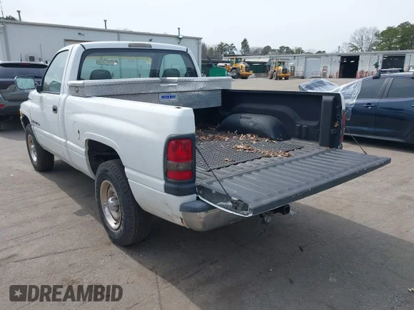 ✅ 2001 Dodge 1500 • VIN: 1B7HC16Y11S676802 • Лот: 44610447. Опубліковано раніше на IAAI з пробігом 101 707 миль. Безкоштовний доступ до архіву аукціонних продажів зі США та докладний звіт про історію автомобіля на DreamBid. Зображення 3.