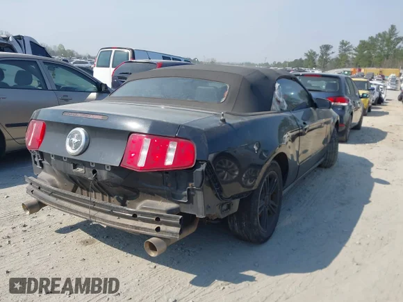 ✅ 2011 Ford Mustang V6 • VIN: 1ZVBP8EM9B5129386 • Lot: 44651331. Wystawiony na IAAI z przebiegiem 185 440 mil. Bezpłatny archiwum sprzedaży aukcyjnych z USA i szczegółowy raport historii pojazdu na DreamBid. Zdjęcie 4.